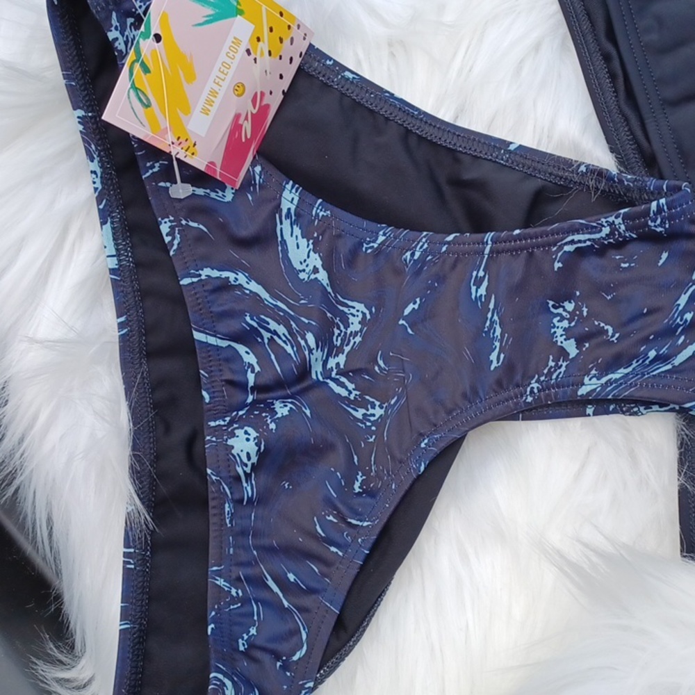 Fleo Swim Bikini Bottoms Size small